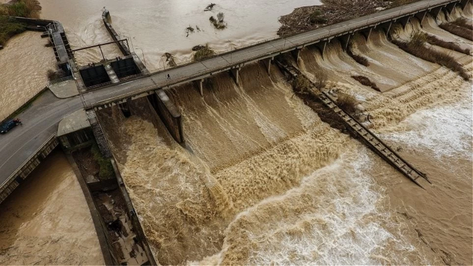 Πλημμύρισε ο Αλφειός – Καταστράφηκαν καλλιέργειες (βίντεο)